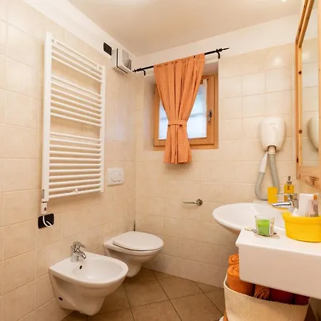 Mistral 公寓 利维尼奥